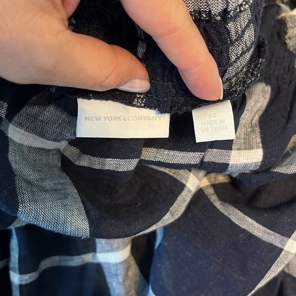 New York & CO Black & White Off the Shoulder Dress Size XS - Picture 4 of 4